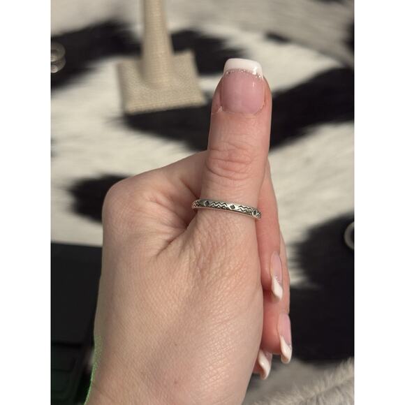 Carolyn Pollack Old Carlisle Sterling Silver Stamped Band Ring Water Waves 7.25